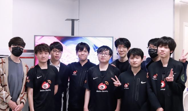 许多年轻球 许多年轻球