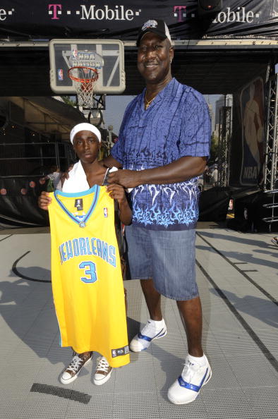 包括严格的 包括严格的